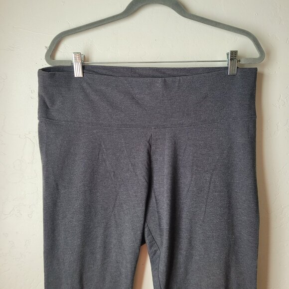 Boutique Gray Lightweight Plus Size Leggings - Picture 6 of 6